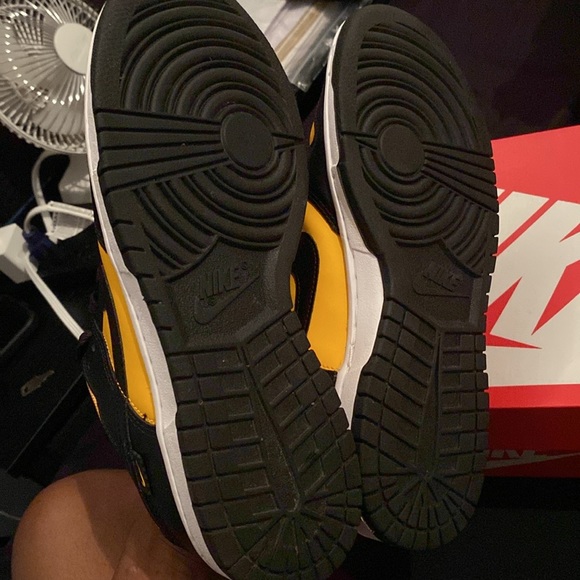 COPY - Black/university gold-white Nike dunk low size:8 - Picture 3 of 6